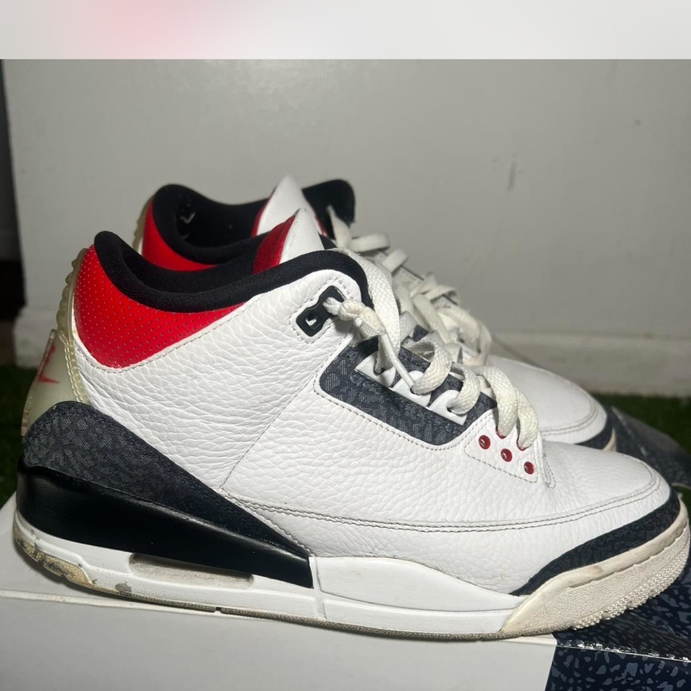 Jordan 3 Denim Reds - Picture 2 of 4